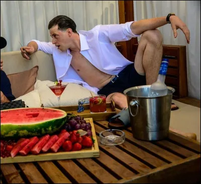 Oldfield joue Marco dans ce film d'Akaki Popkhadze, qui est...