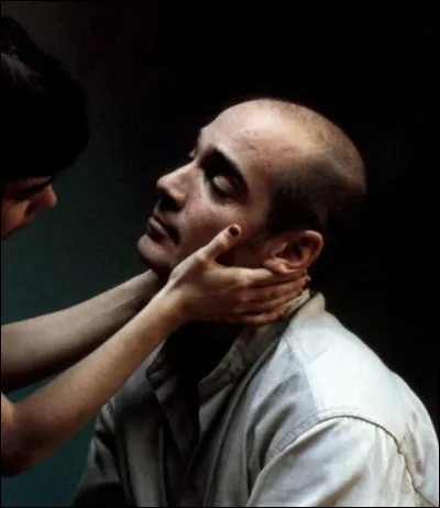 Barr joue Ben dans ce film de Didier Le Pêcheur, qui est...