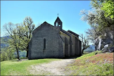 Dans quelle ville est située est la chapelle de Saint-Romain-de-Roche ?