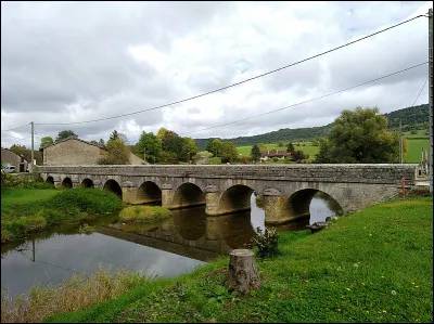 Quelle est la rivière que le pont des Vents franchit ?