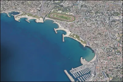 Quel est le nom de ces plages les plus connues et fréquentées de Marseille ?