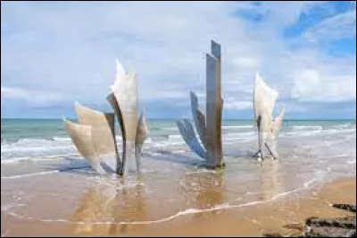 Quelle est cette plage, la plus connue des plages du Débarquement mais aussi la plus recherchée sur les réseaux sociaux en France et en Europe ?