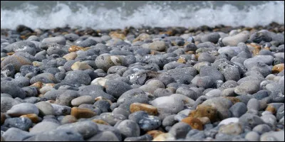 A-t-on le droit de ramasser des galets sur les plages en France ?