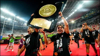 De qui le bouclier de Brennus, qui récompense l'équipe victorieuse du championnat de France de rugby à XV, tire-t-il son nom ?