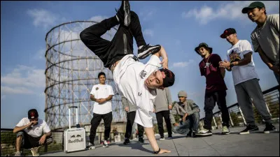 Il n'y a plus de place pour l'atelier hip-hop de l'école, tu :