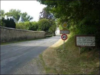 Nous sommes à l'entrée de Rumigny. Village de l'arrondissement de Charleville-Mézières, il se situe dans le département ...