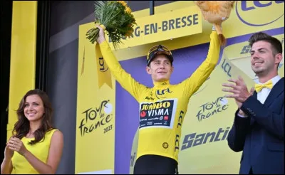 Quel cérémonial accompagne le remise du maillot ?