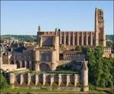 Quel est le nom de la cathédrale ci-dessus et dans quelle ville se trouve-t-elle ?