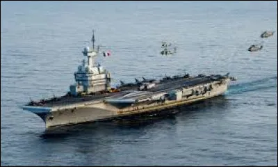 Quelle est la longueur du porte-avions Charles de Gaulle ?