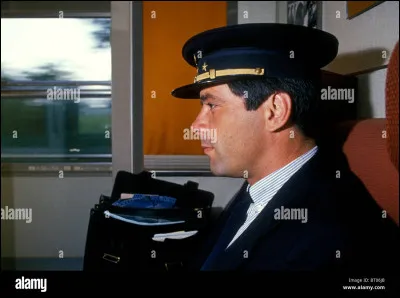 Quand le contrôleur passe, tu :