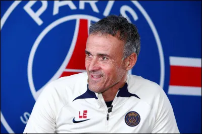Pour commencer, qui était l'entraîneur lors de cette saison 2024-2025 ?
