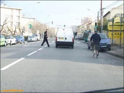 Je ralentis : (A-B) Je suis dans une zone d'incertitude : (C-D)