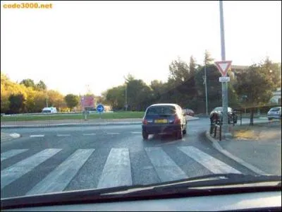 Je dois faire demi-tour, je suis bien plac :