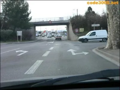 Je me suis tromp de direction, je peux encore tourner  gauche :