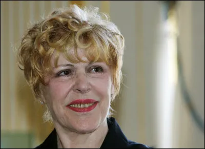 Quel est le prénom de l'humoriste et actrice nommée Joly ?