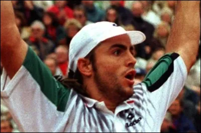 Quel sport est pratiqué par Roberto Carretero ?