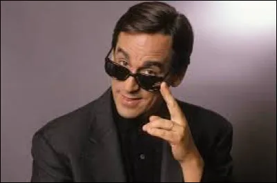 Complétez le nom de l'une de ses célèbres émissions : "Lunettes noires pour ..." :