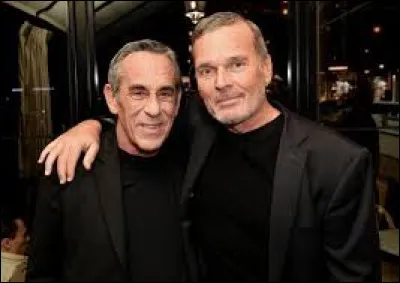 Quel humoriste était régulièrement dans ses émissions télévisées ?