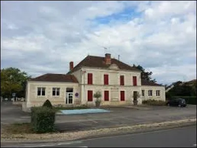 Je vous emmène maintenant à Calonges. Village de l'arrondissement de Marmande, il se situe dans l'ancienne région ...