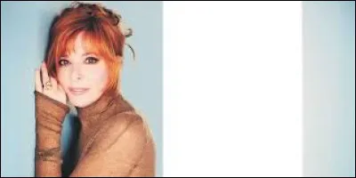 Complétez le titre de cet album studio de Mylène Farmer : "Bleu ..."