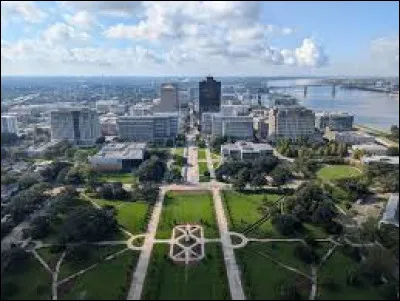 De quel État la ville de Baton Rouge est-elle la capitale ?