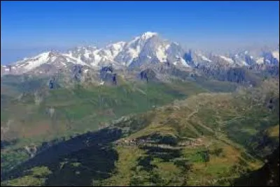 Où se situe l'aiguille Rouge, un sommet de la partie septentrionale ?