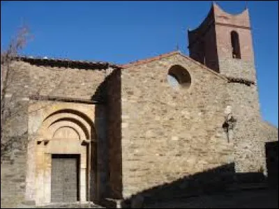 Voici l'&eacute;glise Saint-Fructueux &agrave; Cam&eacute;las. Village de l'aire d'attraction Perpignanaise, il se situe dans le d&eacute;partement ...