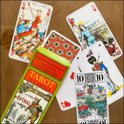 Au jeu de tarot, comment se nomme la carte que l'on peut jouer n'importe quand, mais sans remporter le pli ?