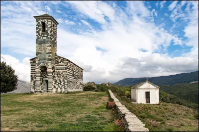 Si je vous envoie, sur une carte postale "Bons baisers de Murato", sur quelle île suis-je ?
