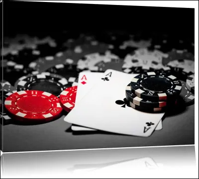 Qui a écrit le roman "Cartes sur table" ?