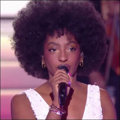 Qui est cette nouvelle étoile montante de la scène française ?