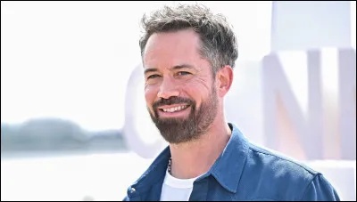 Quelle comédie musicale a fait connaitre Emmanuel Moire du grand public ?