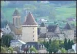 Le bourg est bti sur un peron dominant la valle du Taurion. Toujours en avance sur son temps, il se met  l'heure de l'Orient au Moyen-Age et est la premire ville d'Europe  avoir l'lectricit.