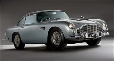 On ne présente plus l'Aston Martin de James Bond truffée de gadgets. Dans quel film apparaît-elle pour la première fois ?