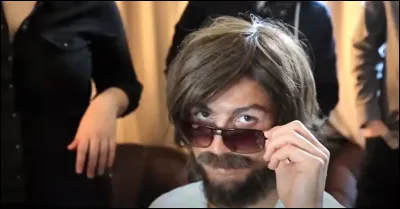 Quel footballeur peut-on voir sur cette image ainsi d&eacute;guis&eacute;e ?