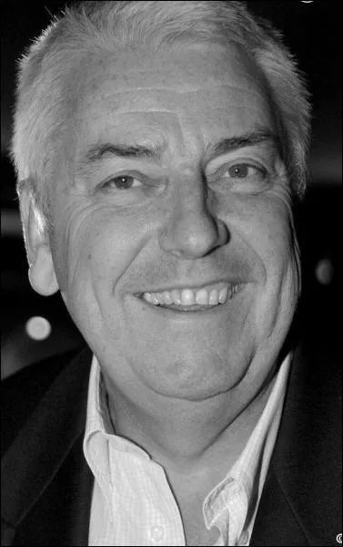 Il a obtenu le 'micro de plomb' du plus mauvais commentateur sportif en 2004, il s'agit de Charles ...