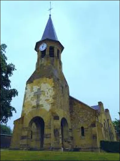 Voici l'église Saint-Christophe, à Morgemoulin. Village de Lorraine, dans l'aire d'attraction Verdunoise, il se situe dans le département ...