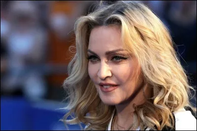''Hollywood'' est une chanson de Madonna. Quel est le vrai nom de Madonna ?