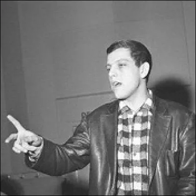 Qui est ce compositeur bulgare naturalisé français qu a réalisé ''Hollywood'' le 25e album studio de Johnny Hallyday ?