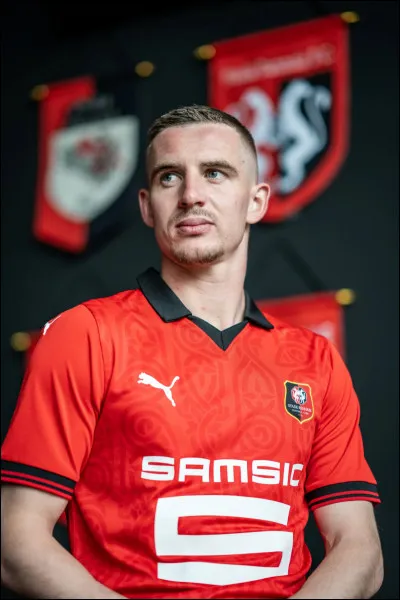 À quel club appartient ce maillot ?