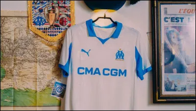 À quel club appartient ce maillot (que je trouve très beau) ?