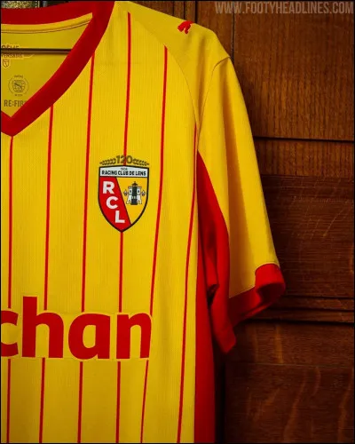 À quel club appartient ce maillot ?