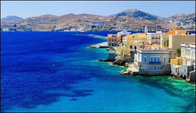 Laquelle de ces plages n'est pas située sur l'île de Syros ?