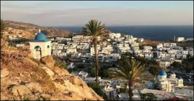 Combien de kilomètres fait l'île d'Ios ?