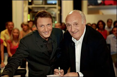 Quel "Monsieur cinéma" a longtemps coanimé l'émission "Les Enfants de la télé" avec Arthur ?