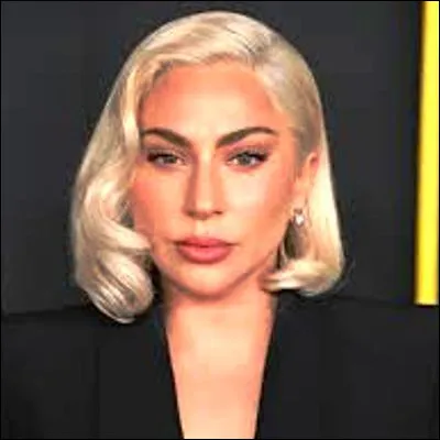 Quel titre de Lady Gaga, sorti en 2008 sur lalbum "The Fame", est le premier à avoir atteint la première place du hit-parade français ?