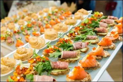 Les hors-d'uvre appelés zakouskis sont une spécialité grecque.