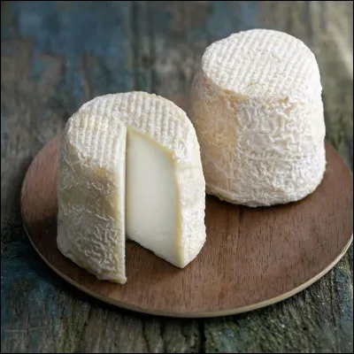 Le Chabichou est un fromage fabriqué à partir de lait de vache.