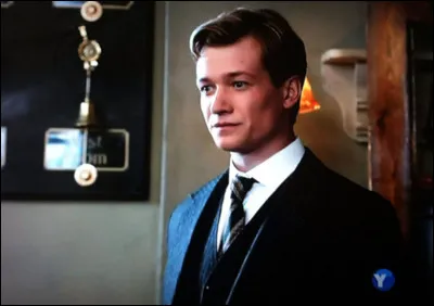 Quel est le nom complet du valet de pied Jimmy ?