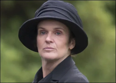 Comment O'Brien fait-elle tomber la comtesse après son bain ?